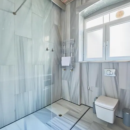 Beautiful Restored Historical In Galata *