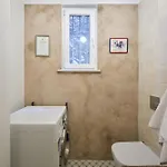 Beautiful Restored Historical In Galata * Istambul